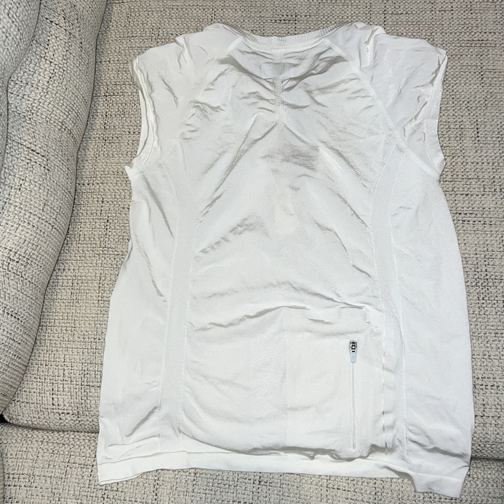 White Short Sleeve Athleta Rash Guard Size Large NWOT - Picture 2 of 7